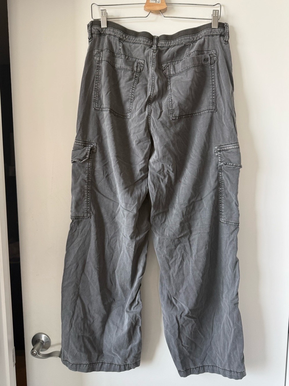 American Eagle Outfitters Women’s Gray Tencel Cargo Pants - Picture 2 of 7